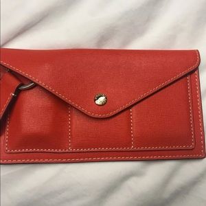 Dooney and Bourke clutch